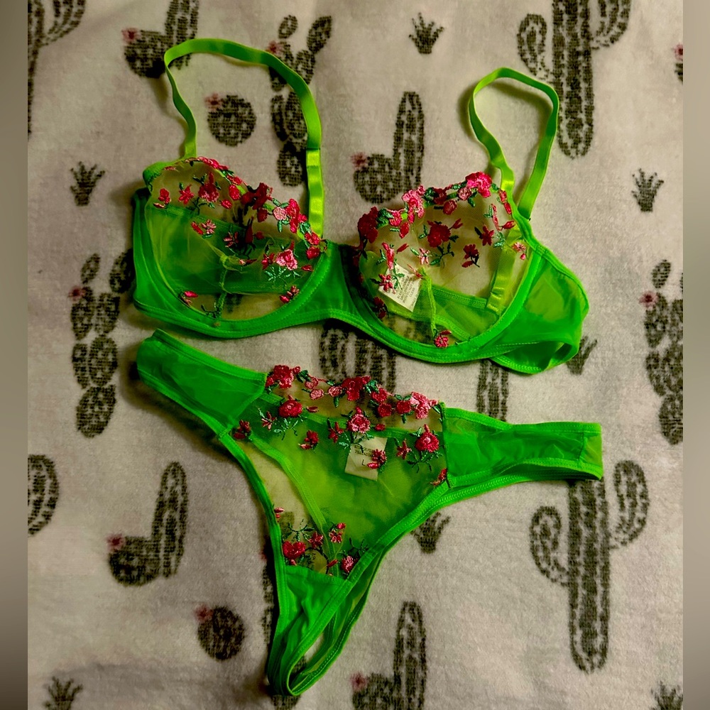 Floral Embroidered Lingerie Set in Neon Green